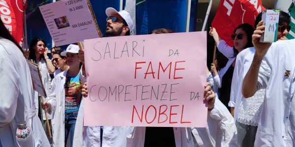 Mobilitazione contro Federfarma